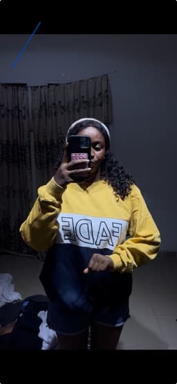 Sweatshirt