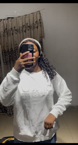 Sweatshirt